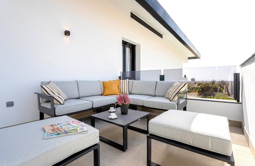 Distrito Norte Sierra Apartment | Genteel Home Arruzafa VI