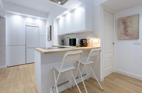 San Andres-San Pablo Apartment | Genteel Home Hinojo - Two Bedroom Apartment, Sleeps 4