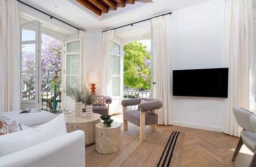 Ensanche Centro Apartment | Genteel Home Plaza de la Marina II