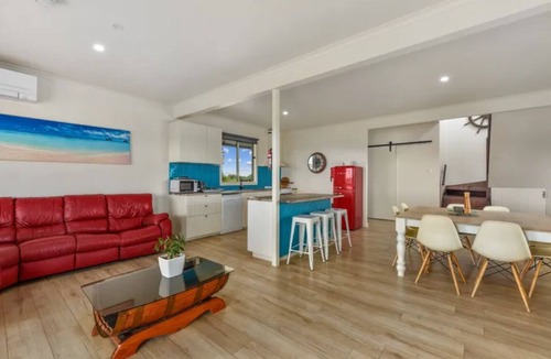 Rivoli Bay House | Get away at Rivoli Bay Farm Stay. Beach access close by. Sleeps 6
