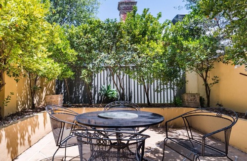 Richmond North House | Get Cozy by the Fire in the Sought-after City Suburbs