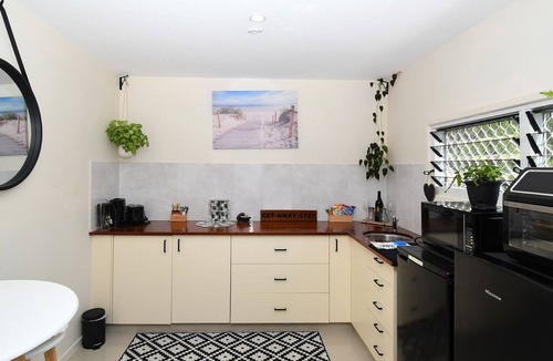 Toogoom House | GetAwayStay - 3BR - Aircon - WiFi - Smart TV