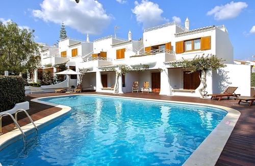 Olhos D'Agua Apartment | Giddah White Apartment, Pool, Wifi, Ac