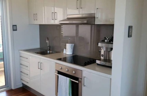 Port Macdonnell Apartment | Gillian's on the beachfront Port MacDonnell, the best view in town.