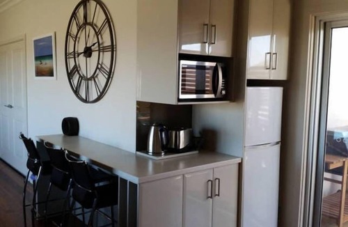 Port Macdonnell Apartment | Gillian's on the beachfront Port MacDonnell, the best view in town.