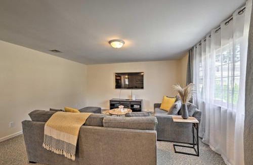 Glen Cove House | Glen Cove Home Walk to Boardwalk and Dining!