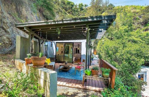Beachwood Canyon House | Glen Oak Bungalow