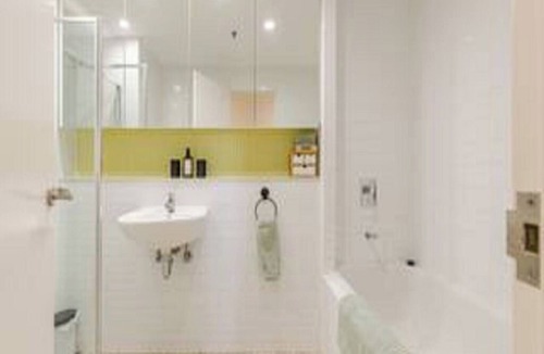 Glenelg Apartment | Glenelg Apartment near the Beach