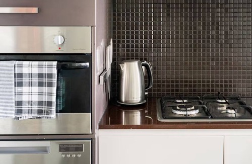 Glenelg Condo | Glenelg getaway - Liberty Luxury