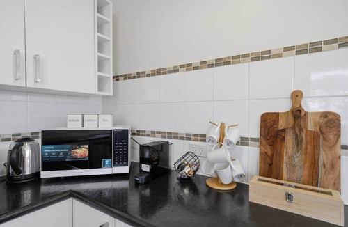 Glenorchy House | Glenorchy Family Retreat | Sleeps 11 | Pets OK