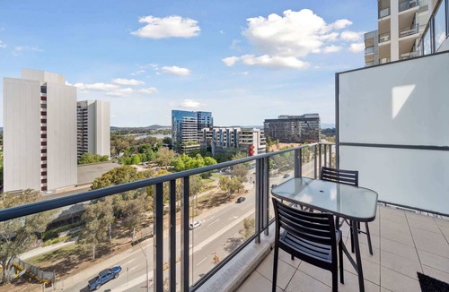 City West Apartment | Glorious Central Canberra 1-Bed with Sauna