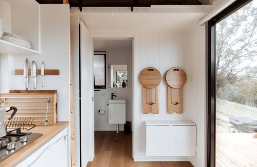Whittlesea Cabin | Glorious Tiny House with Lovely Sights in Wallan, Victoria