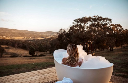 Whittlesea Cabin | Glorious Tiny House with Lovely Sights in Wallan, Victoria