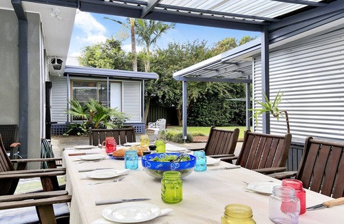 Culburra Beach House | Gone Fishing! - ideal for larger families and groups with pets