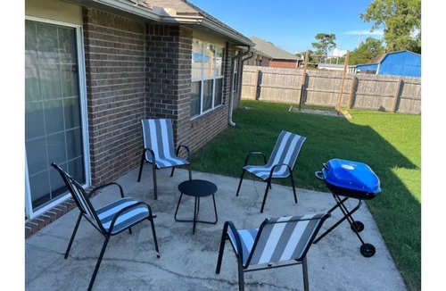 Emerald Shores House | Good Vibes On Gulf Near The Beach And Downtown