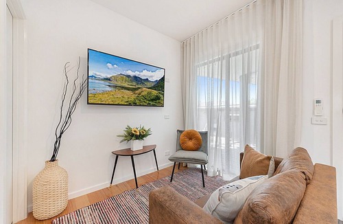 Carnegie Apartment | Gorgeous 3-Bed House with Spacious Shared Backyard