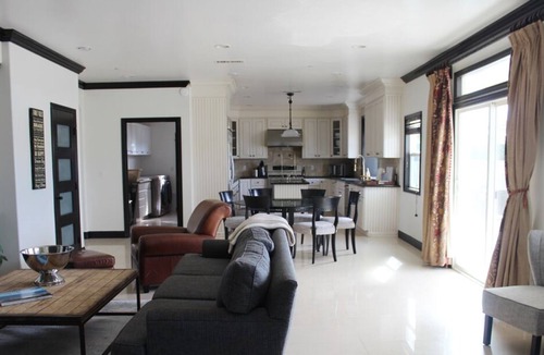 Fountain Valley House | Gorgeous 6 Bedroom House - Disneyland & Little Saigon