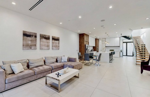 Downtown Fort Lauderdale House | Gorgeous modern townhome near beach with pool, patio, & W/D - dog-friendly