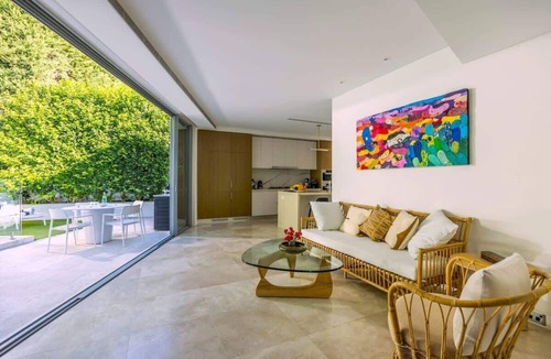 Double Bay House | Grand Double Bay Penthouse–Stunning Terrace & Pool