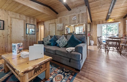 Sugarloaf House | Granny's Love Shack by Big Bear Cool Cabins