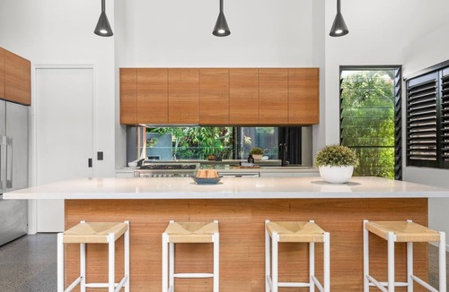 Lennox Head House | Grottamare - Stylish Lennox Head Village Holiday Home