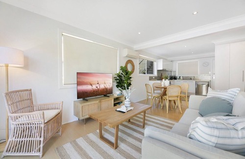 Mermaid Beach Apartment | Ground Floor 2-Bed Mermaid Beach Pad with Parking