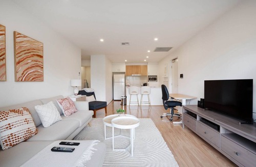 Wright Apartment | Ground Level 1-Bed: Courtyard & Alfresco Dining