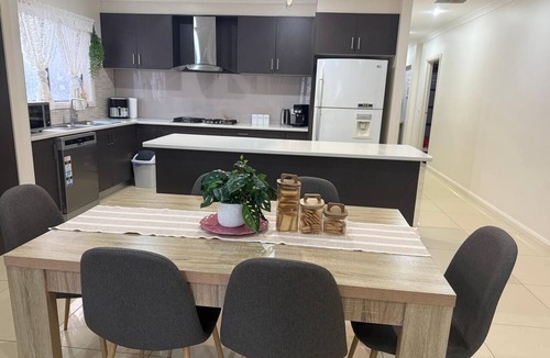 Craigieburn House | H & J Homes Craigieburn