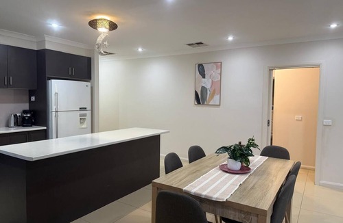 Craigieburn House | H & J Homes Craigieburn