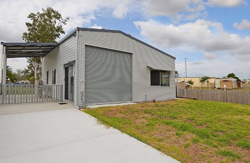 Traviston House | Hami's Retreat - Burrum Heads- Close to Boatramp -2BR - Aircon