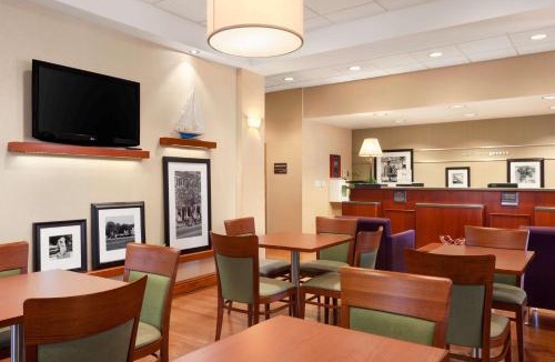 Geneva Hotel | Hampton Inn Geneva