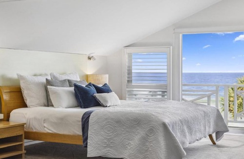 Sapphire Beach House | Hampton on the Beach - Stunning Beach Front, Sleeps 8