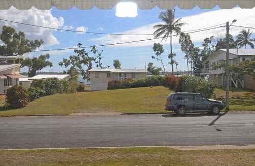 Traviston House | Happy Days - Burrum Heads- Close to Boatramp- 2BR