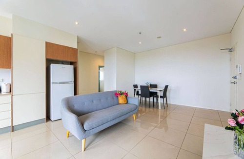 Burwood Apartment | harbour bridge view free parking 2 Bds in Burwood