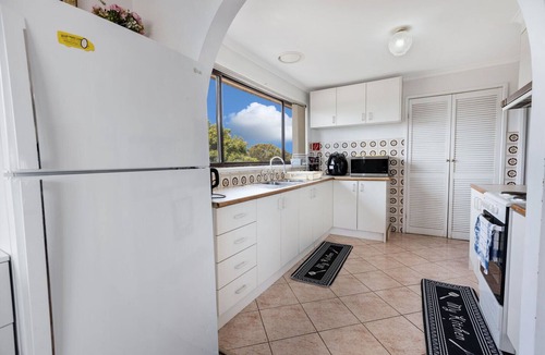 Lakes Entrance House | Harmony: Perched on a slope, this retreat offers views of the ocean