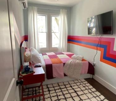 Jersey City Apartment | Heart of NY - 17 min to Empire State & Times Sq