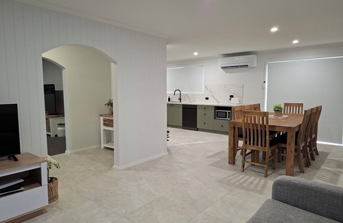 Mount Gambier House | Heinlen Family Retreat on Boandik