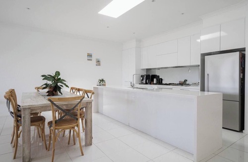 Safety Beach House | Helm House A Contemporary Coastal Group Retreat