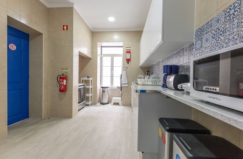 Parede Hostel | Help Yourself Hostels Parede
