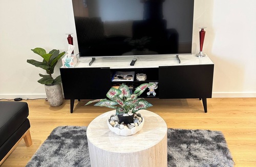 Henley Beach South House | HENLEY BEACH:WHERE RELAXATION MEETS ADVENTURE BY THE SEA-NEAR AIRPORT