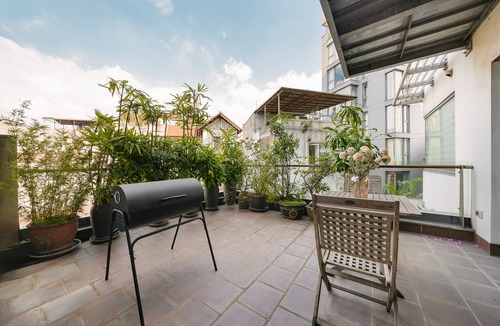 Quang An Apartment | Hi-end 3-bedroom apartment with Lakeview, AC, fitness room in Hanoi