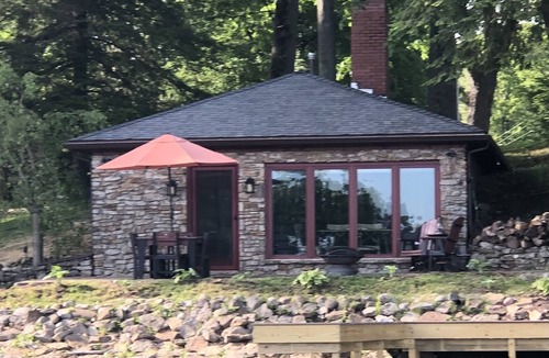 Niobe House | Hidden Cove