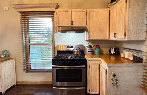 Jimmy Hill House | Highland House 🟆 Car Rental 🟆 Starlink 🟆 Generac