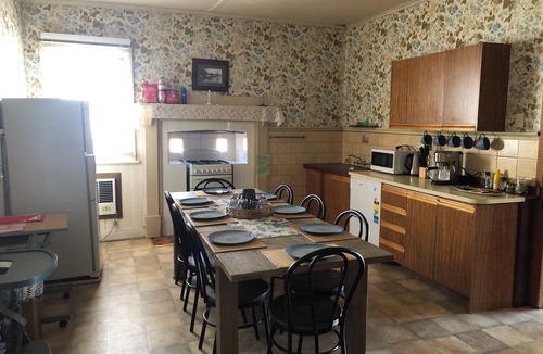 Nagambie House | Historic 4 bedroom cottage in town tastefully renovated with accessible bathroom