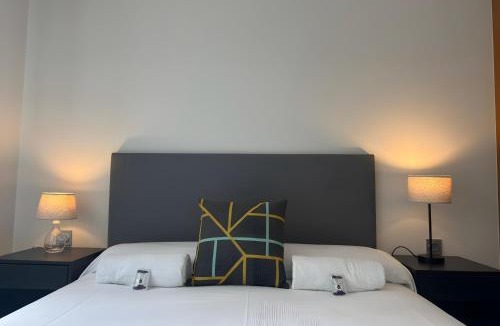 Baiona Apartment | Holibai Cousiña, Tranquilo y cómodo Apto con parking, Baiona, Galicia