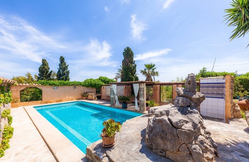 Son Macia House | Holiday Apartment "Individual Guesthouse Mallorca" with Mountain View, Shared Pool & Wi-Fi
