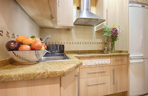 Plaza de Toros Vieja Apartment | Holiday Apartment "Picasso Flat" in Málaga City with Balcony, Wi-Fi & A/C