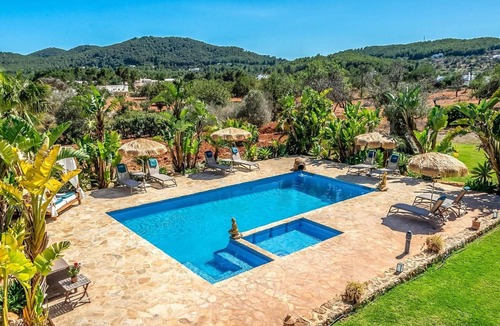 Sant Carles de Peralta House | Holiday Home 'Can Andreuet' with Private Pool, Wi-Fi and Air Conditioning in Ibiza