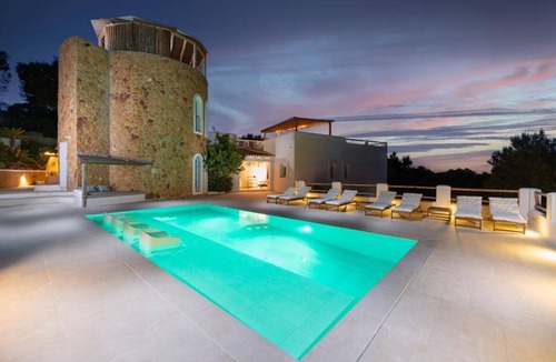 San Antonio Bay House | Holiday Home 'Can Taika' with Sea Views, Wi-Fi and Air Conditioning