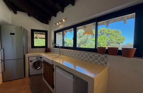 Sant Josep de sa Talaia House | Holiday Home 'Can Jondalet' with Mountain View, Wi-Fi and Air Conditioning
